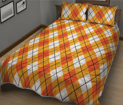 Orange And White Argyle Pattern Print Quilt Bed Set