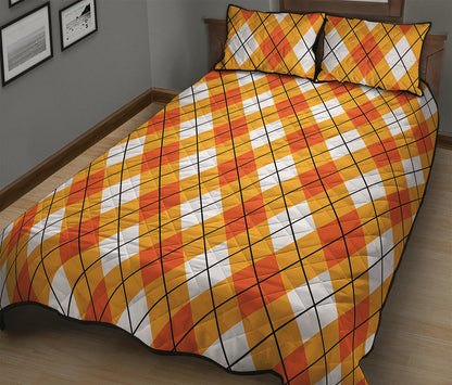 Orange And White Argyle Pattern Print Quilt Bed Set