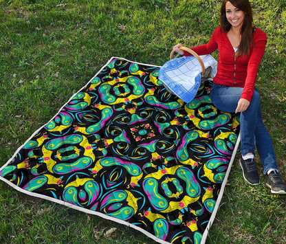 Ornament Psychedelic Trippy Print Quilt