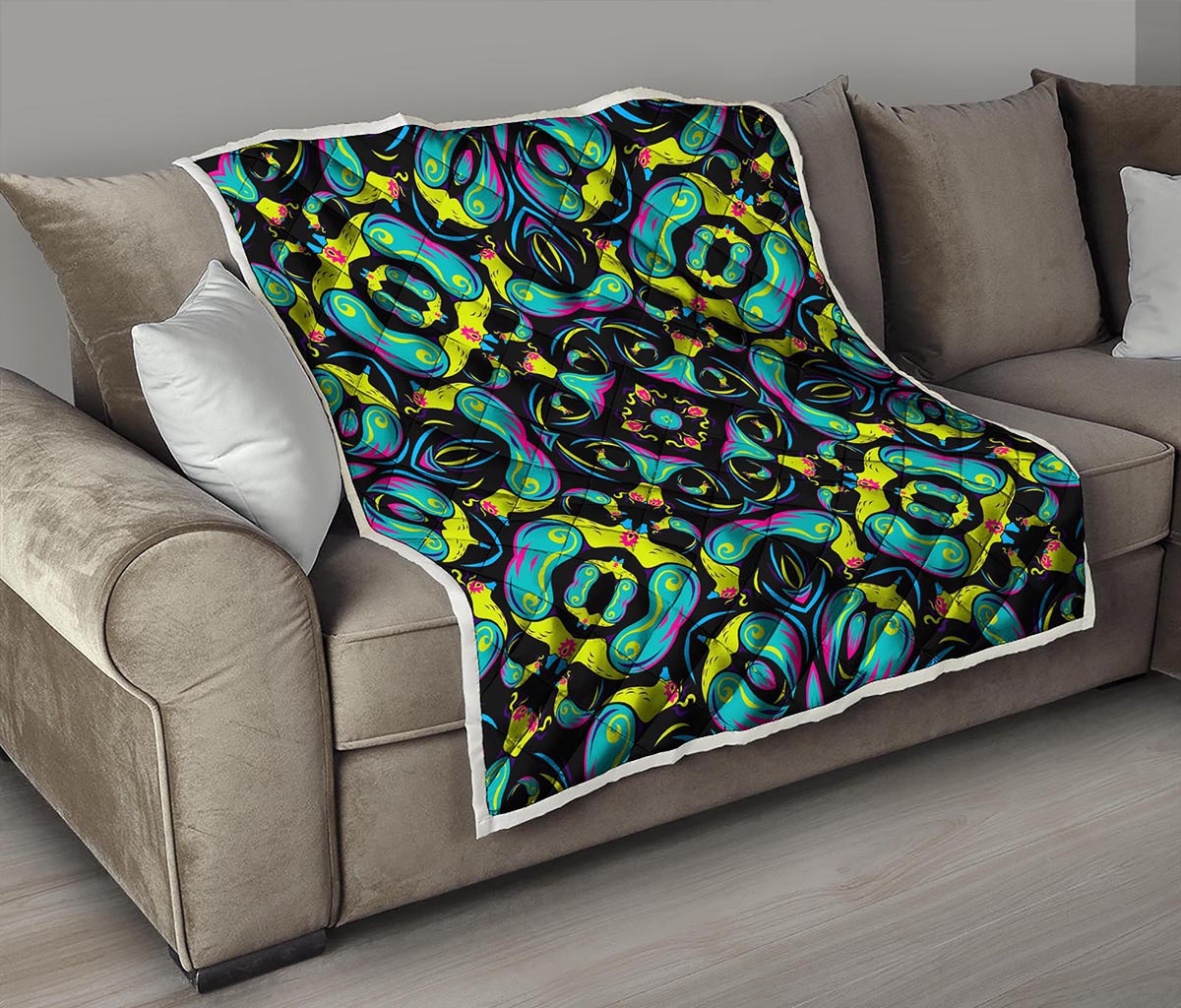 Ornament Psychedelic Trippy Print Quilt