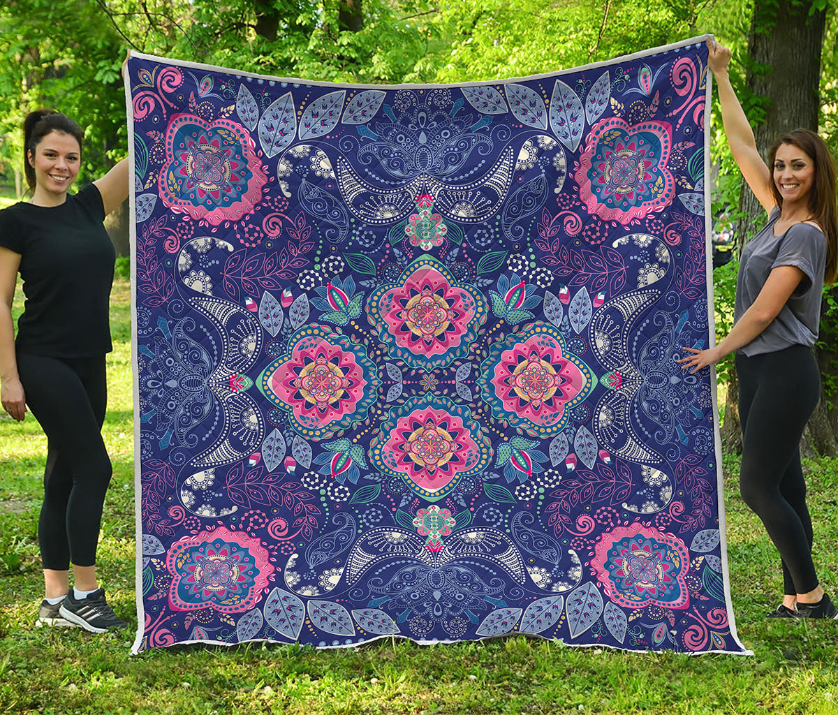 Ornamental Paisley Mandala Print Quilt