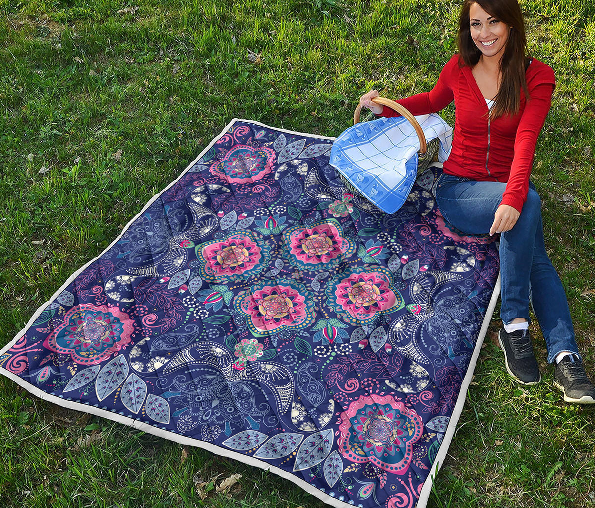 Ornamental Paisley Mandala Print Quilt