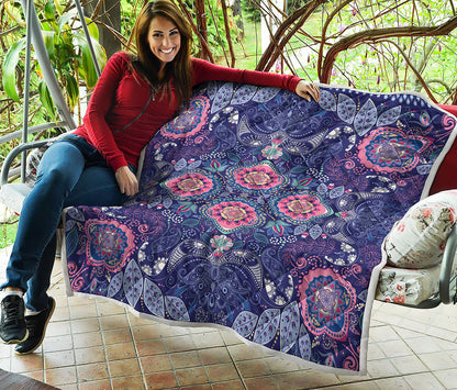 Ornamental Paisley Mandala Print Quilt
