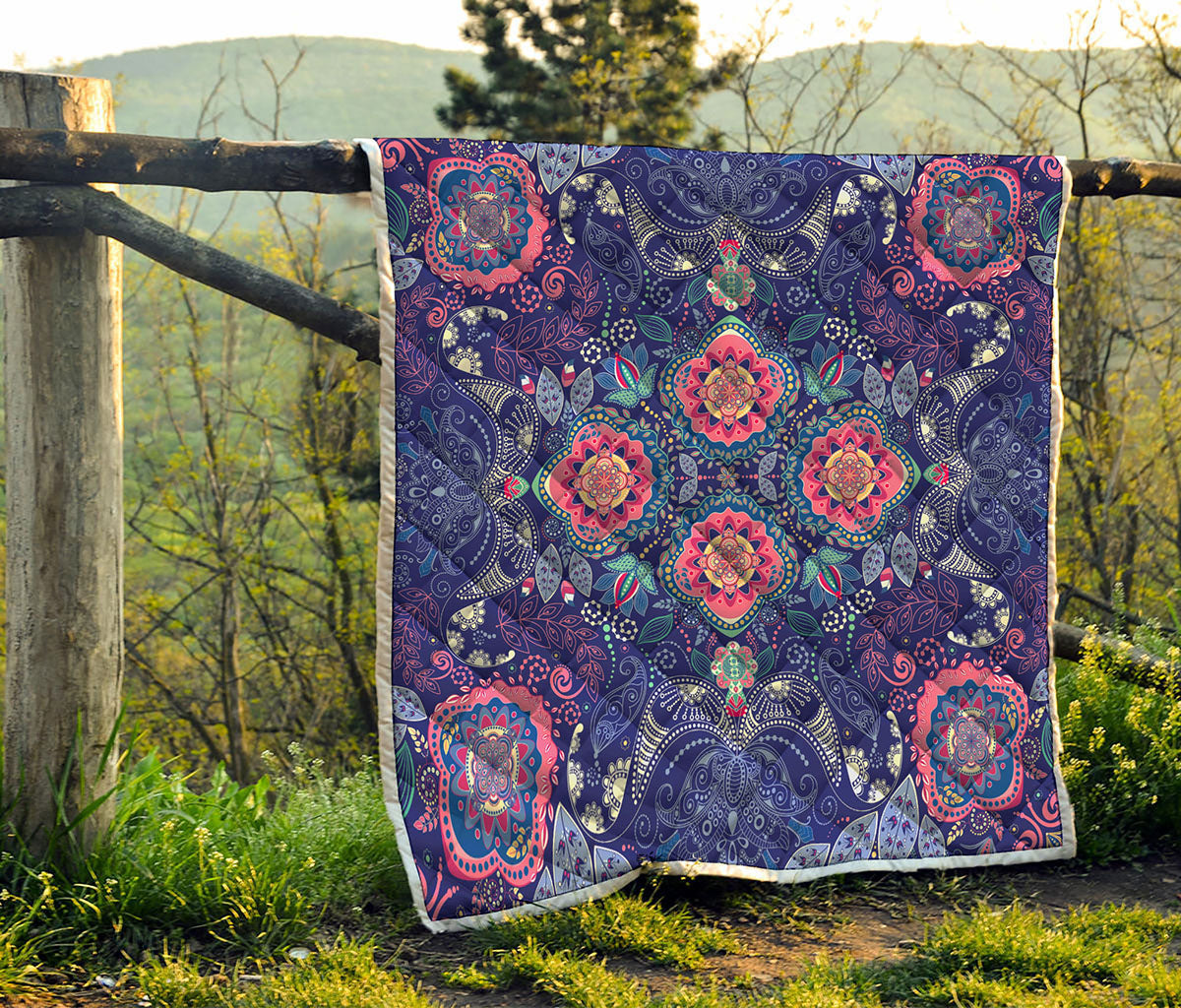 Ornamental Paisley Mandala Print Quilt