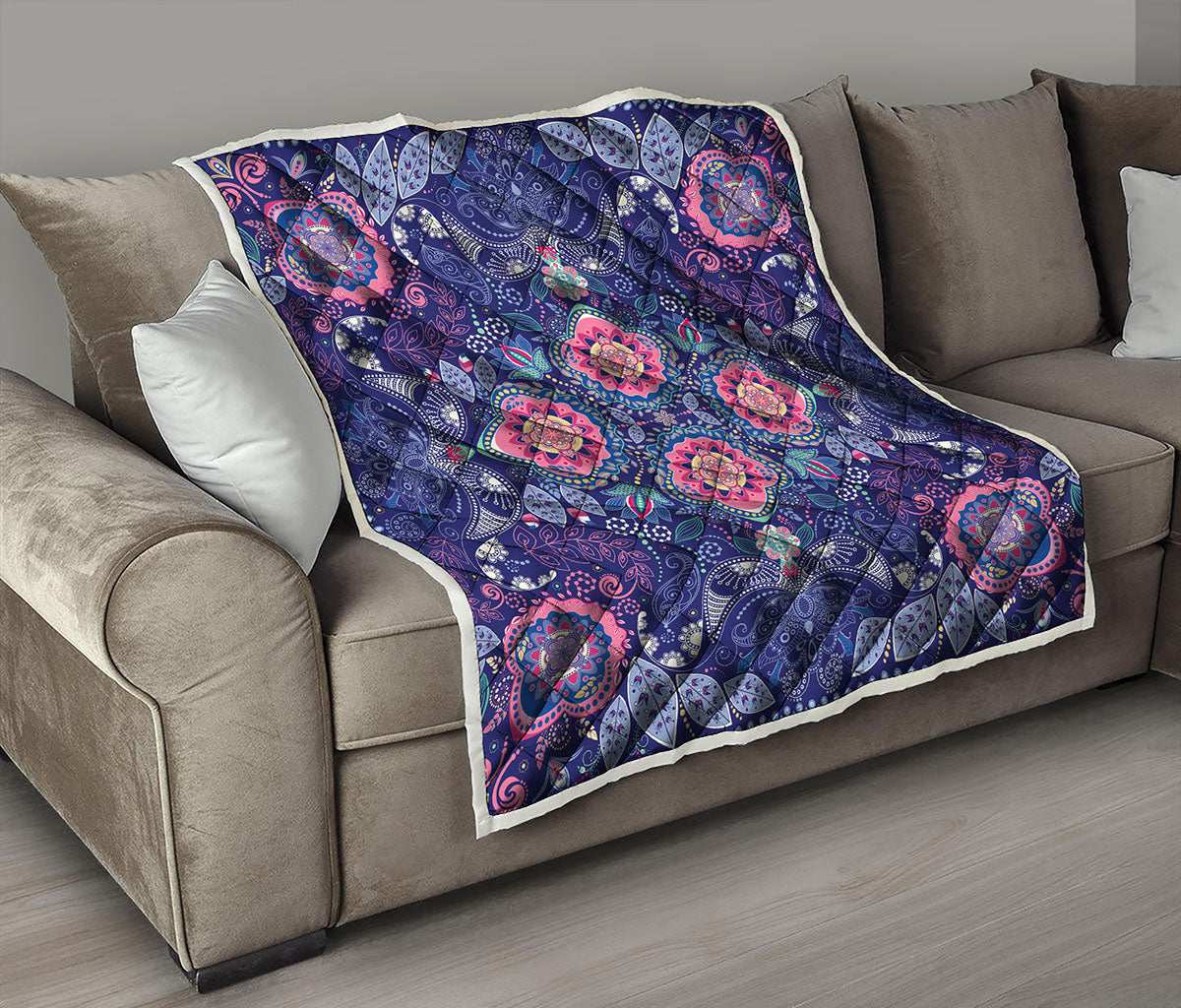 Ornamental Paisley Mandala Print Quilt