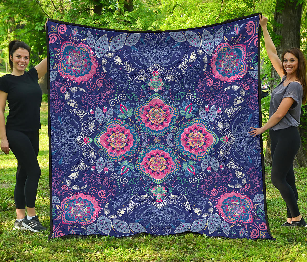 Ornamental Paisley Mandala Print Quilt