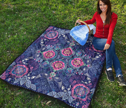Ornamental Paisley Mandala Print Quilt