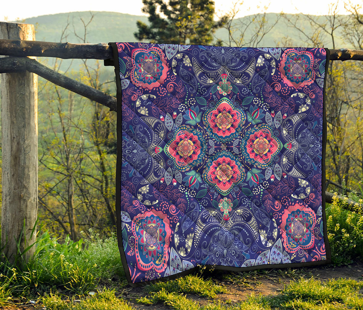 Ornamental Paisley Mandala Print Quilt