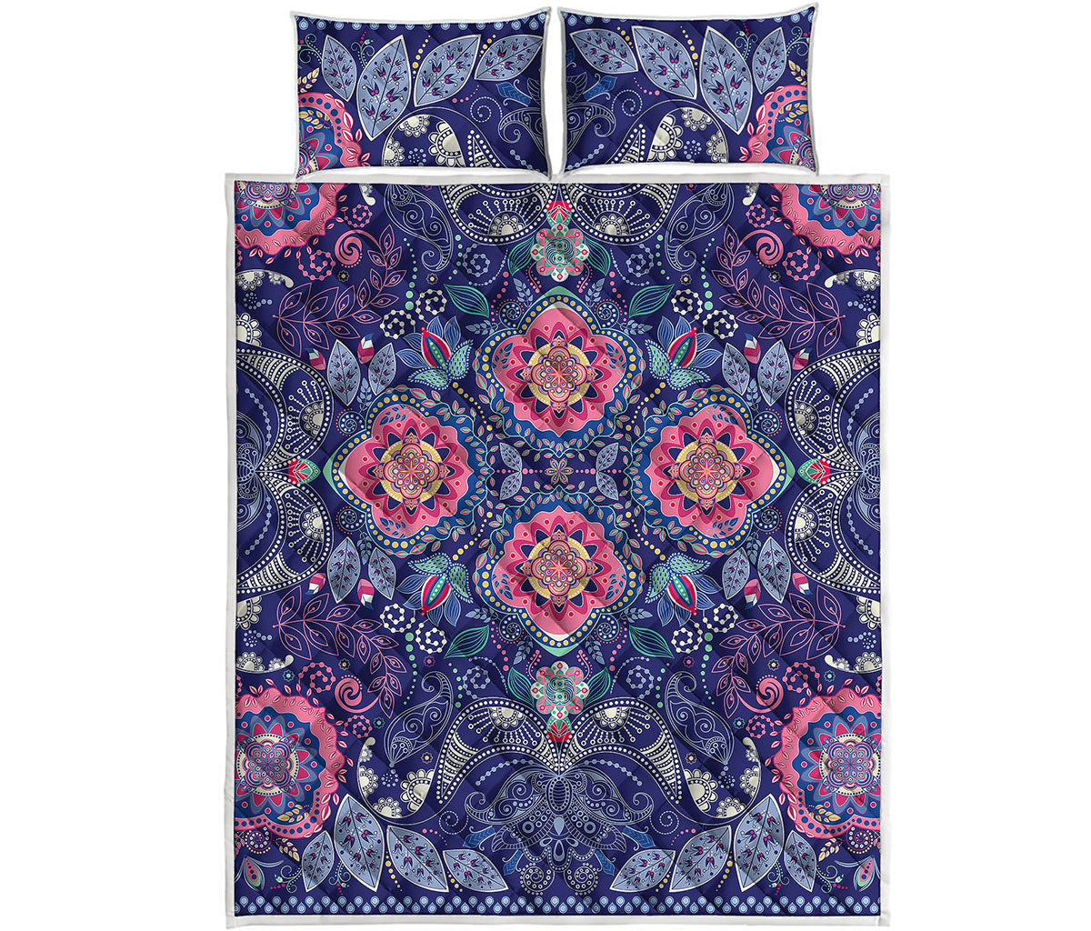 Ornamental Paisley Mandala Print Quilt Bed Set