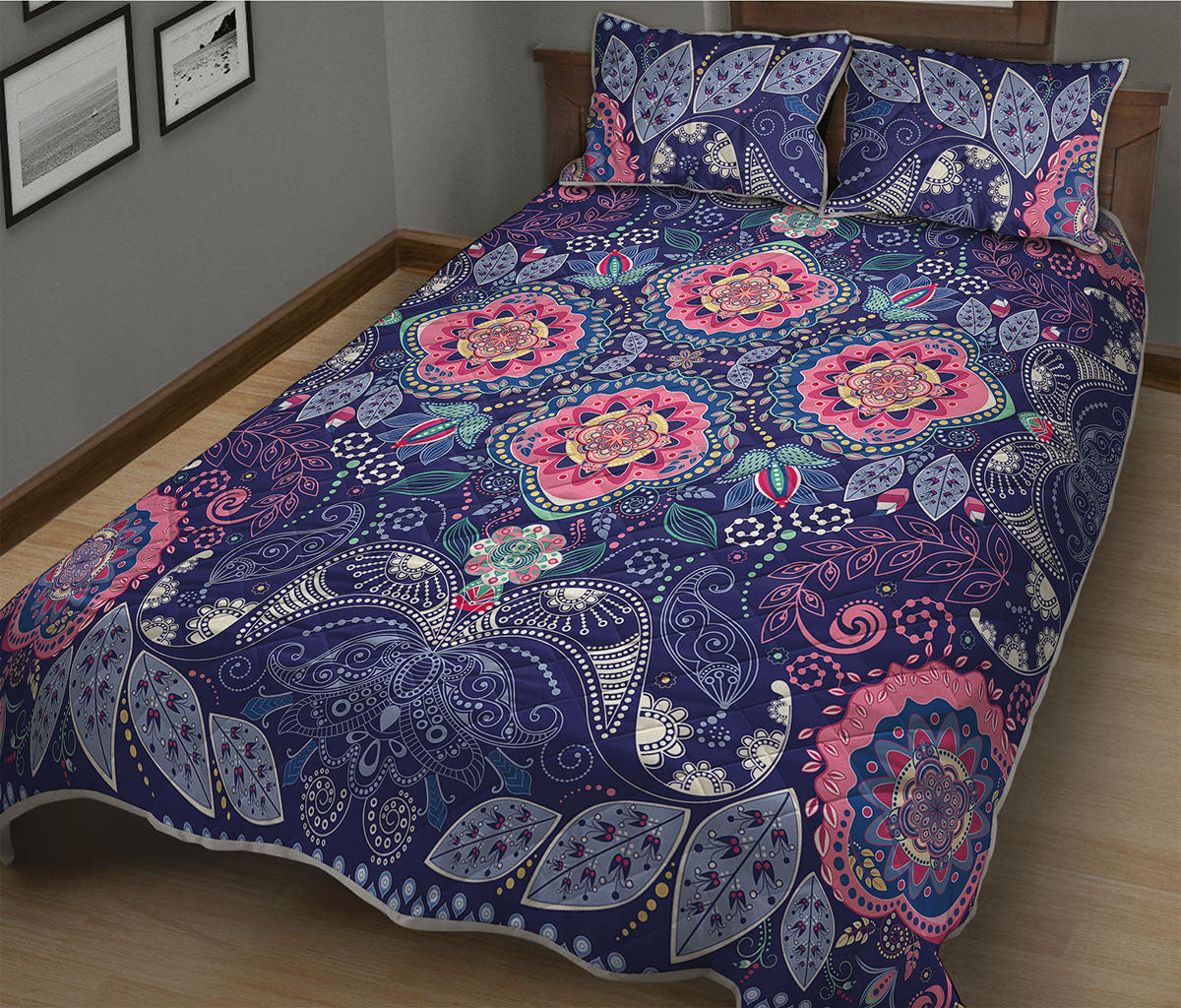 Ornamental Paisley Mandala Print Quilt Bed Set