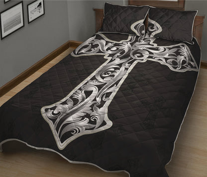 Ornamental Silver Cross Print Quilt Bed Set