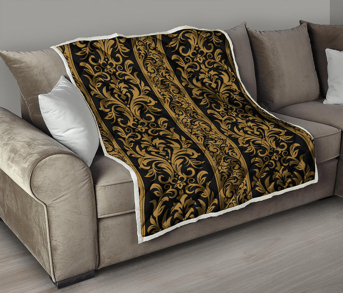 Ornamental Western Damask Print Quilt
