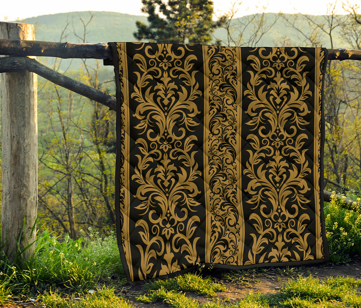 Ornamental Western Damask Print Quilt