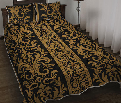 Ornamental Western Damask Print Quilt Bed Set