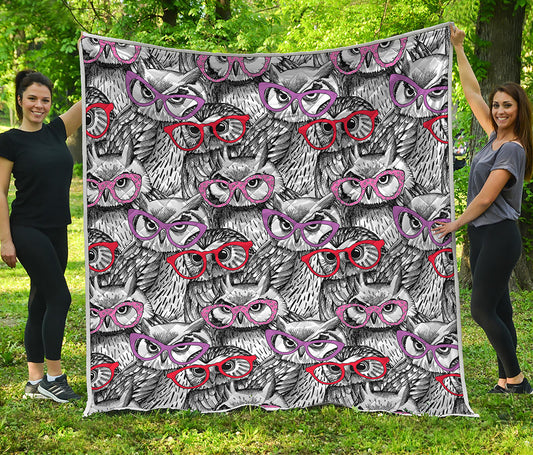 Owl With Glasses Pattern Print Quilt