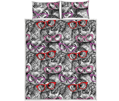 Owl With Glasses Pattern Print Quilt Bed Set