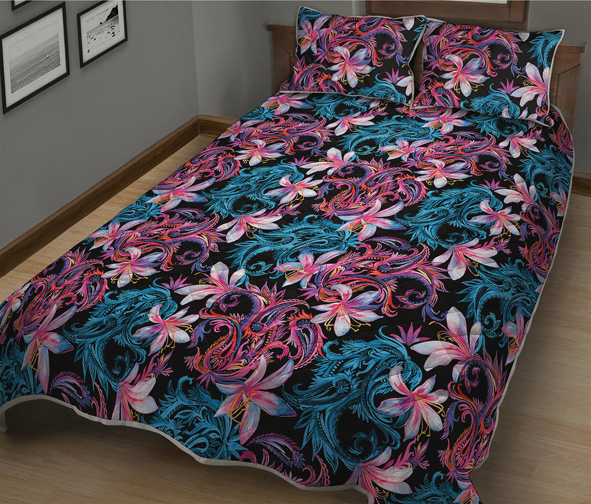 Paisley And Floral Pattern Print Quilt Bed Set