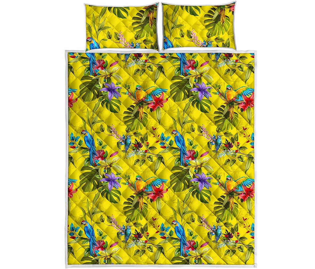 Parrot Tropical Pattern Print Quilt Bed Set