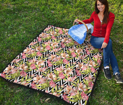 Pastel Alstroemeria Zigzag Pattern Print Quilt