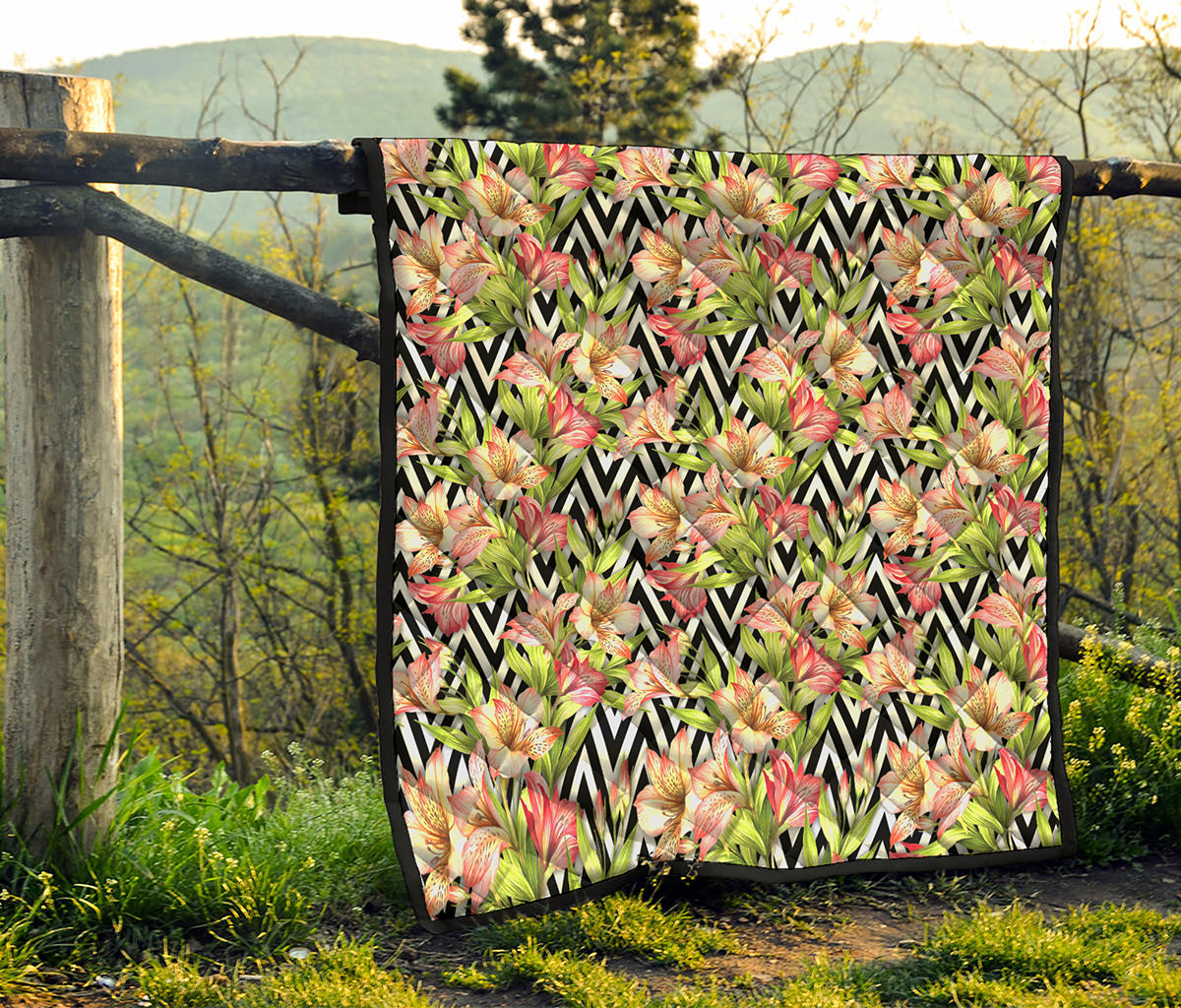 Pastel Alstroemeria Zigzag Pattern Print Quilt