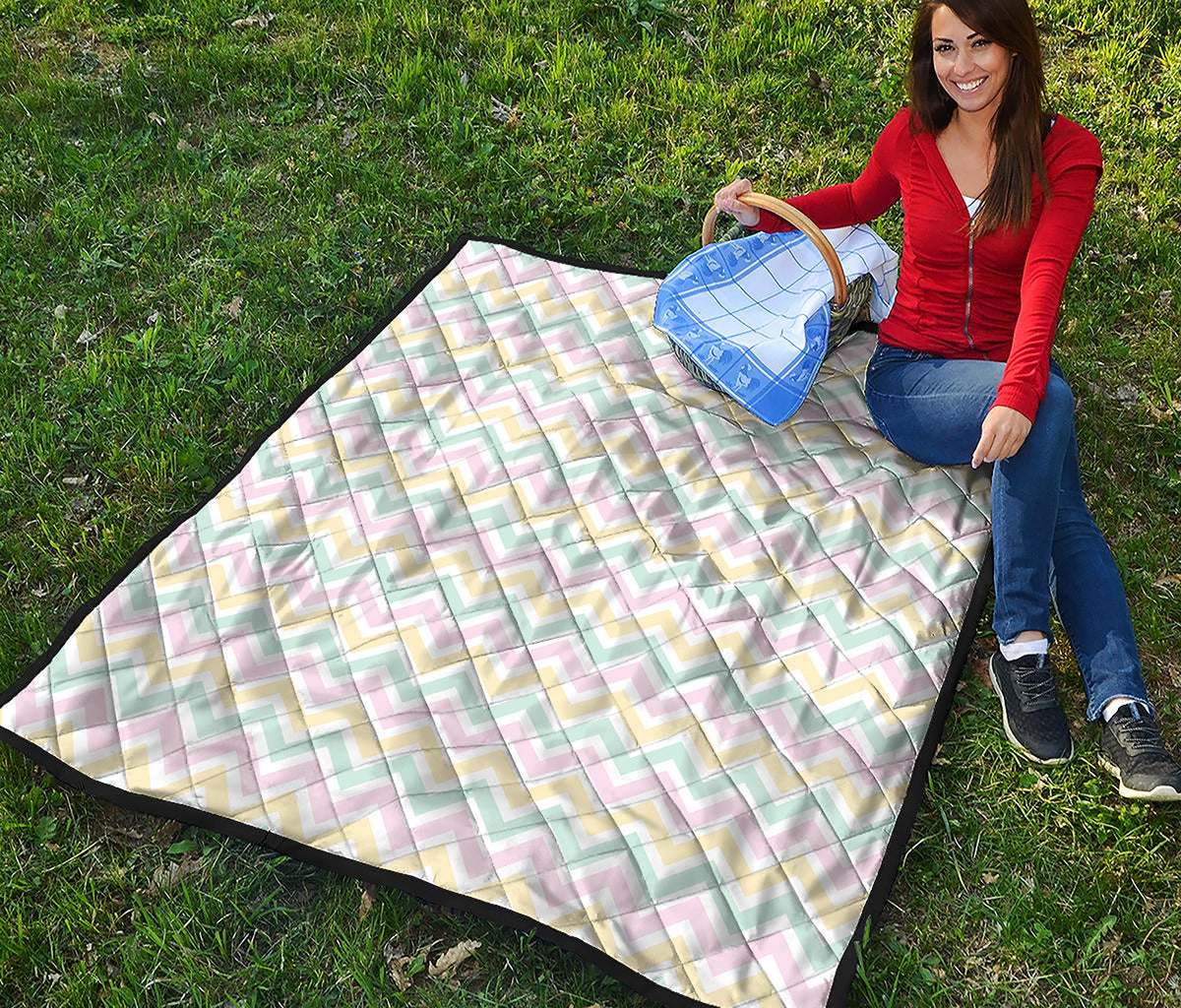 Pastel Chevron Pattern Print Quilt
