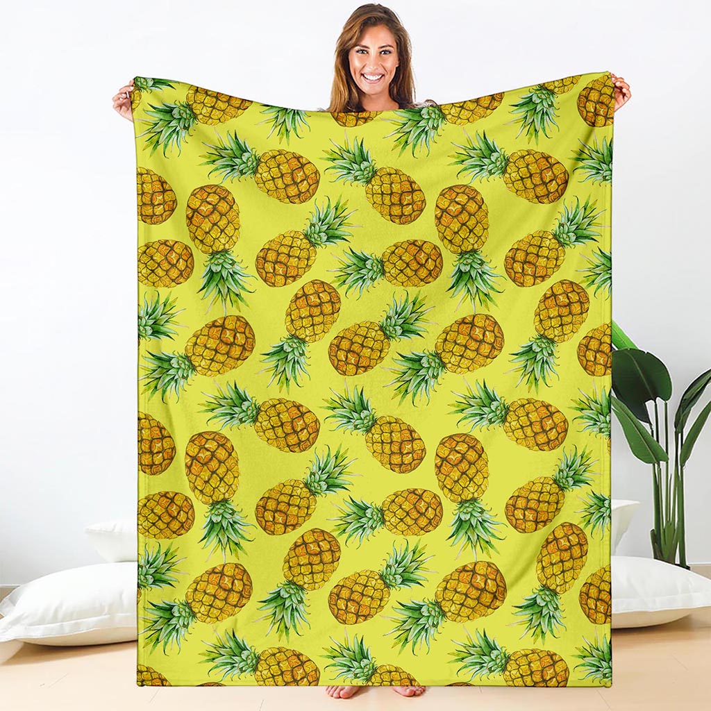 Pastel Yellow Pineapple Pattern Print Blanket