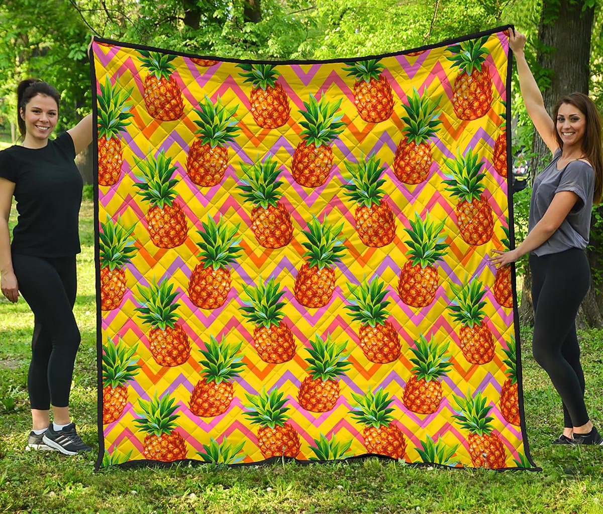 Pastel Zig Zag Pineapple Pattern Print Quilt
