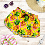 Pastel Zig Zag Pineapple Pattern Print Women's Shorts