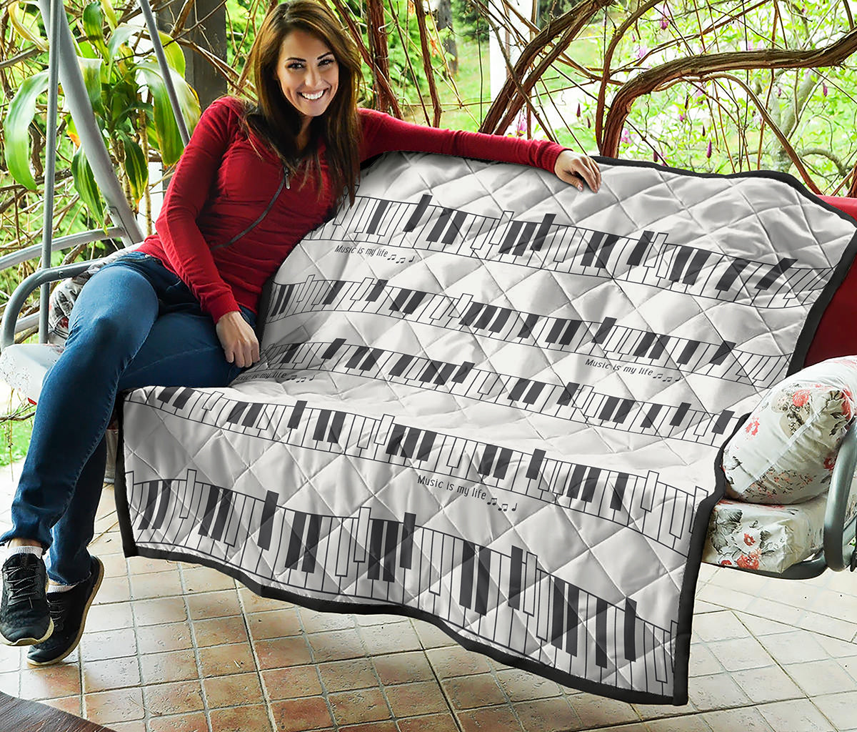 Piano Pattern Print Quilt