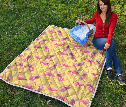 Pineapple And Flamingo Pattern Print Quilt