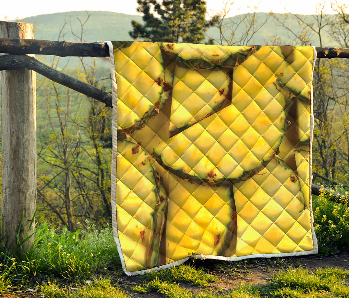 Pineapple Slices Print Quilt