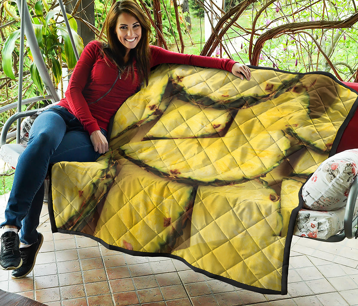 Pineapple Slices Print Quilt