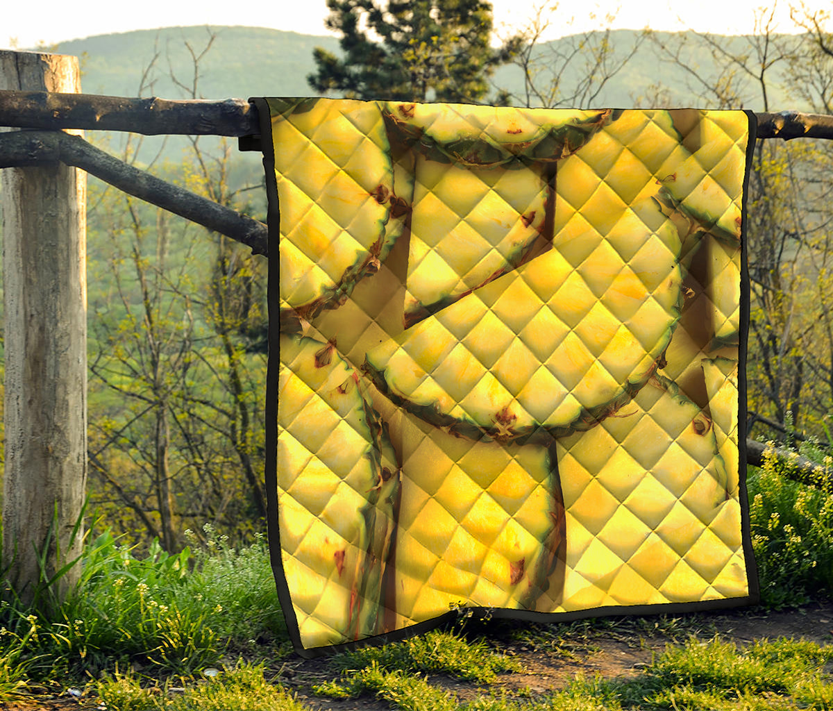 Pineapple Slices Print Quilt