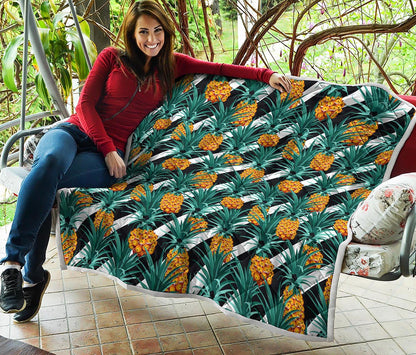 Pineapple Striped Pattern Print Quilt