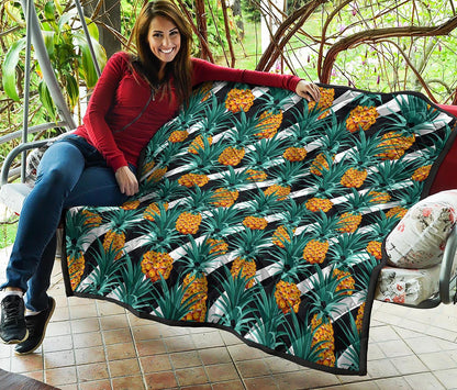 Pineapple Striped Pattern Print Quilt