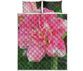 Pink Amaryllis Print Quilt Bed Set