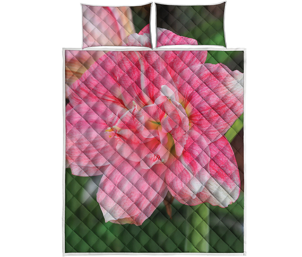 Pink Amaryllis Print Quilt Bed Set