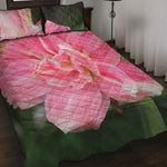 Pink Amaryllis Print Quilt Bed Set