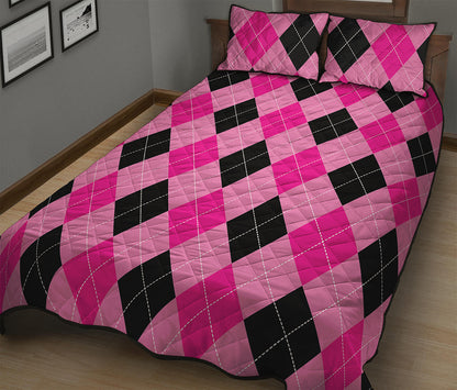 Pink And Black Argyle Pattern Print Quilt Bed Set