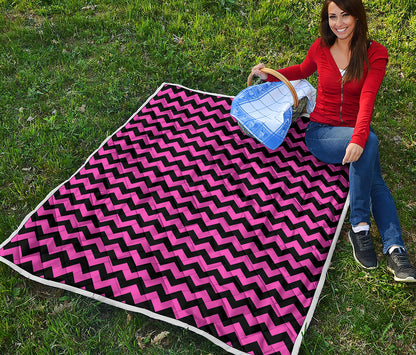 Pink And Black Chevron Pattern Print Quilt