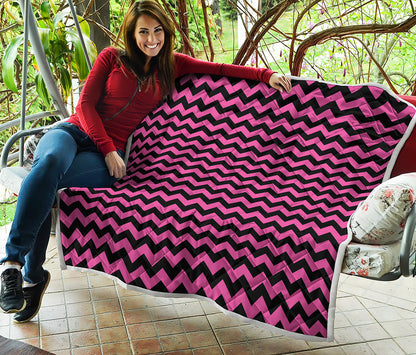 Pink And Black Chevron Pattern Print Quilt