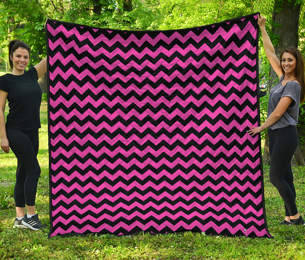 Pink And Black Chevron Pattern Print Quilt