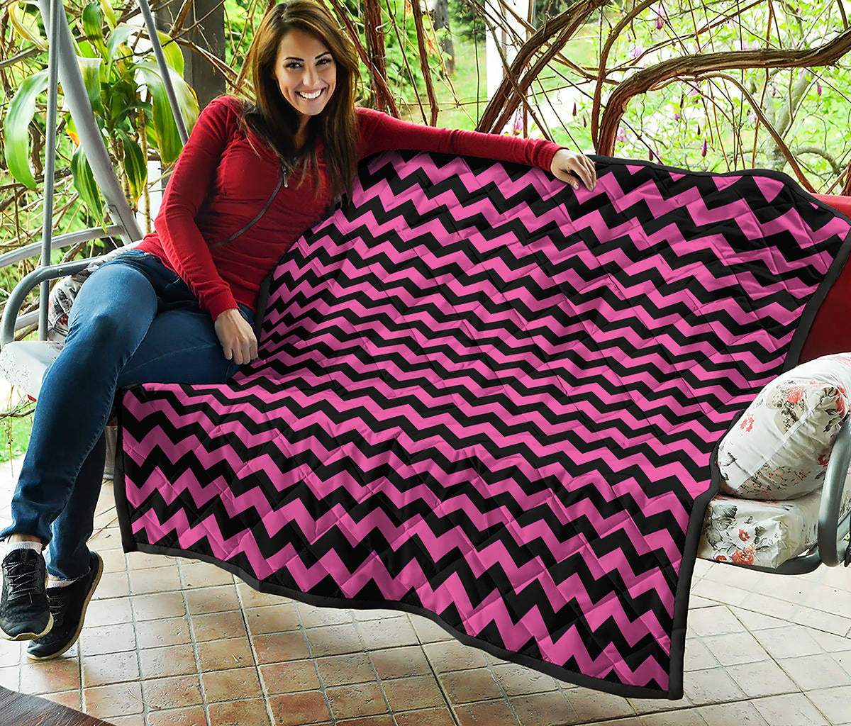Pink And Black Chevron Pattern Print Quilt