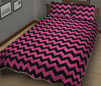Pink And Black Chevron Pattern Print Quilt Bed Set