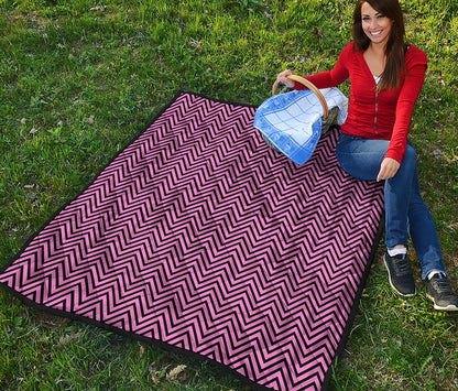 Pink And Black Zigzag Pattern Print Quilt