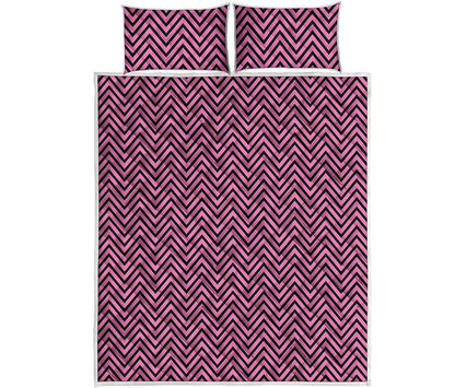 Pink And Black Zigzag Pattern Print Quilt Bed Set
