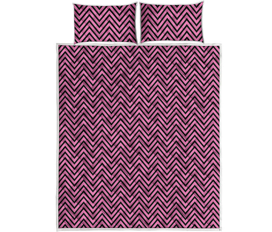 Pink And Black Zigzag Pattern Print Quilt Bed Set