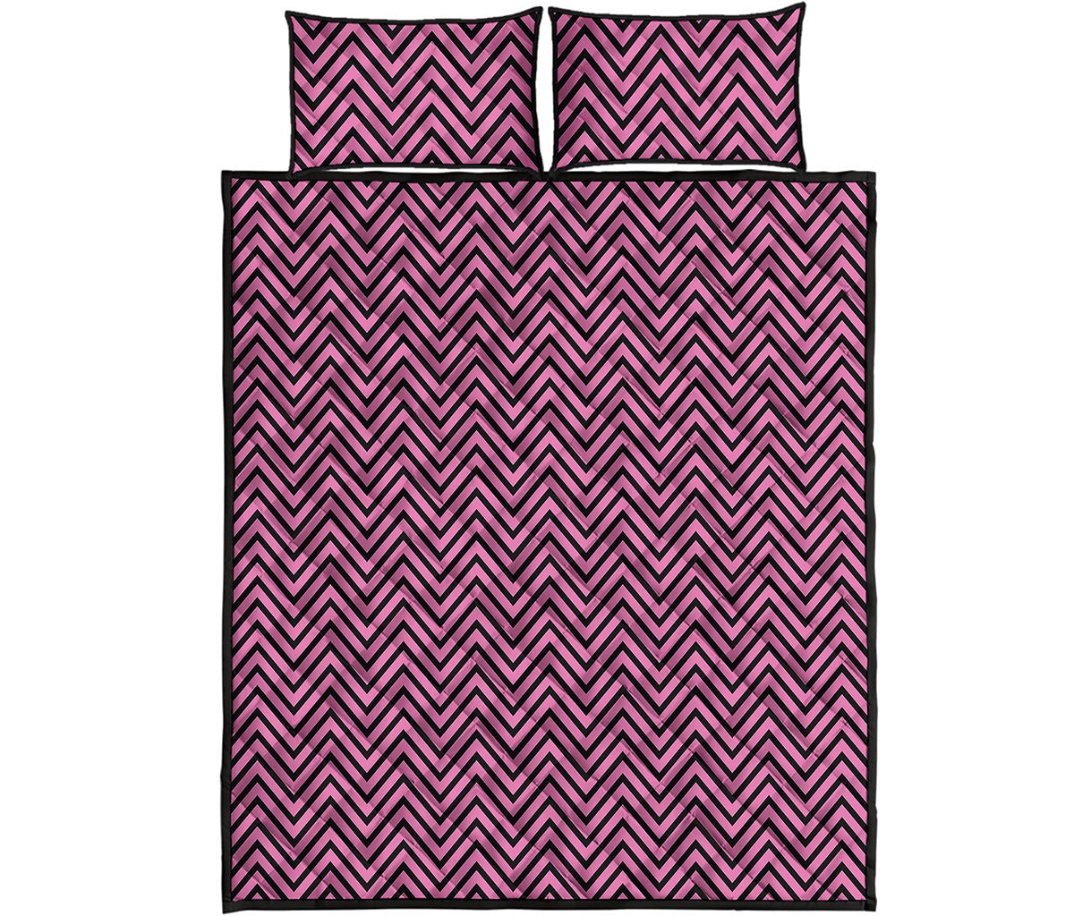 Pink And Black Zigzag Pattern Print Quilt Bed Set