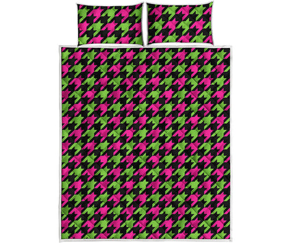 Pink And Green Houndstooth Pattern Print Quilt Bed Set
