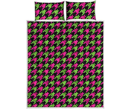 Pink And Green Houndstooth Pattern Print Quilt Bed Set